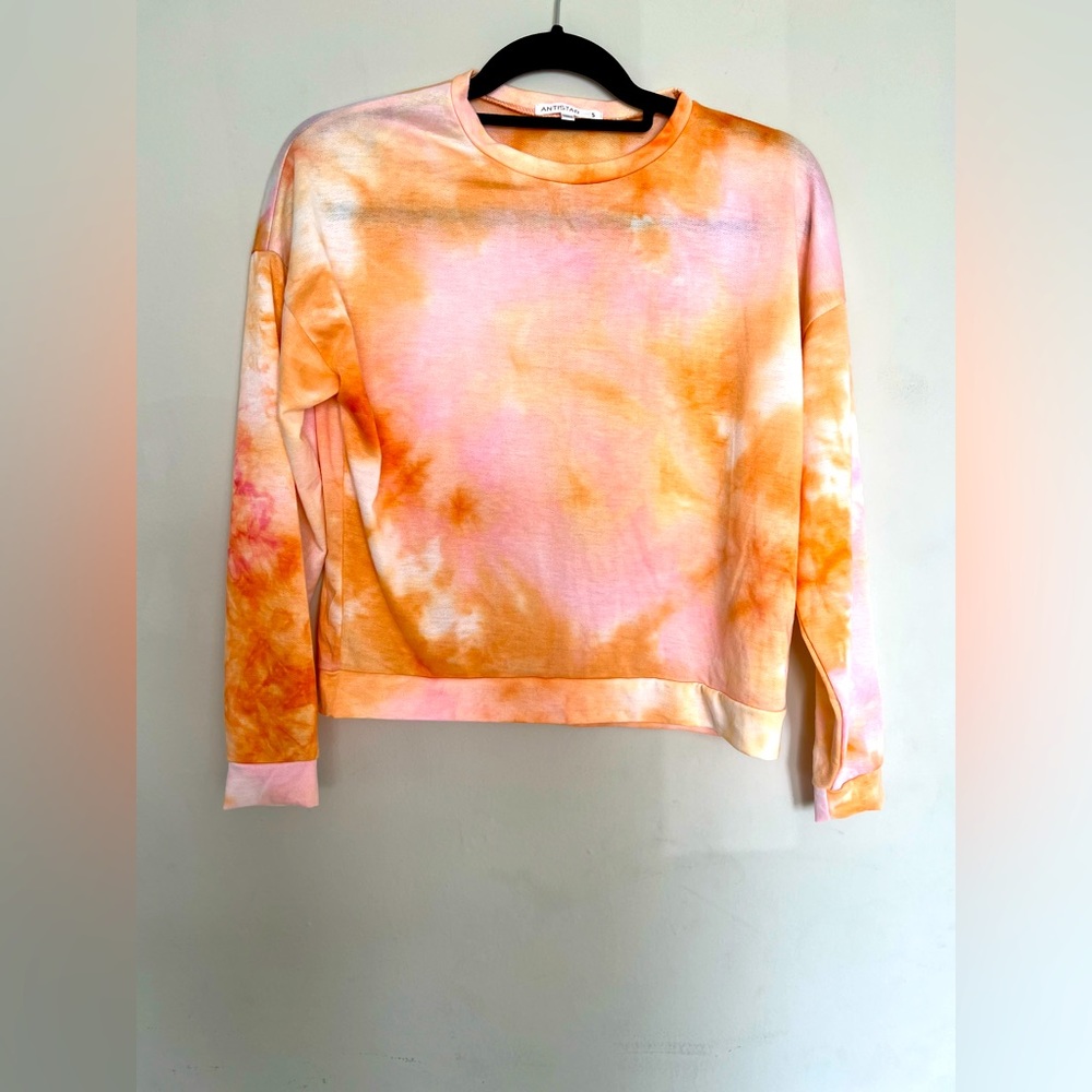 Antistar sweatshirt. Lightweight. Size Small. NWOT. In great condition